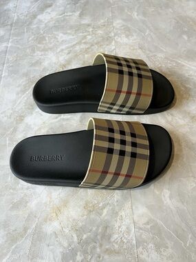 Burberry Slides Size 40 Brand New